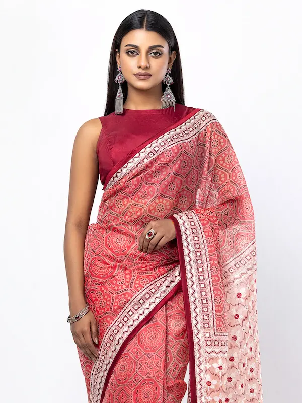 মসলিন শাড়ি